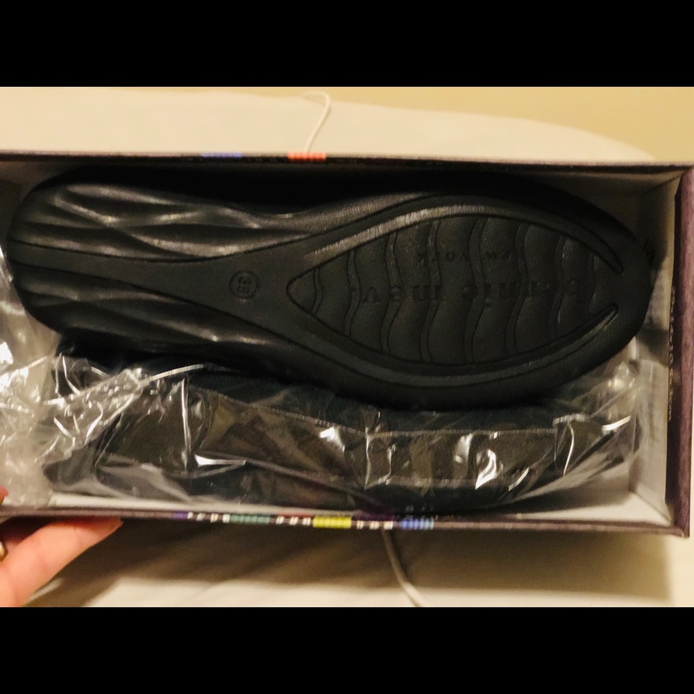 Shoes - Picture 4 of 4